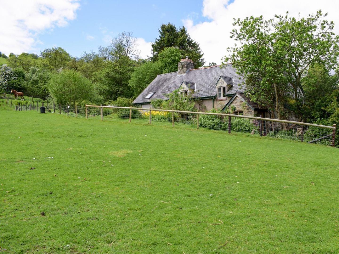 Lower Goytre Farmhouse Llanfair Waterdine Eksteriør billede